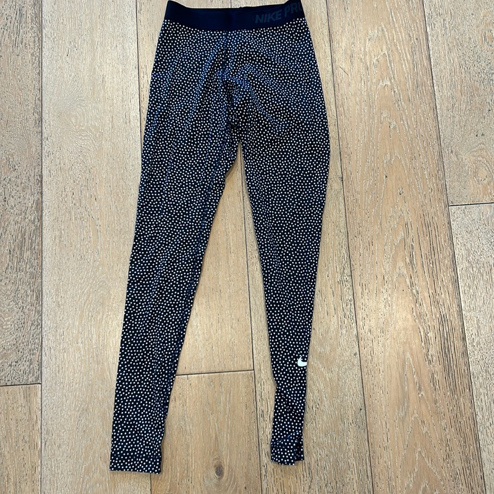Nike women xs leggings with dot